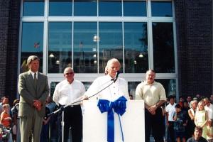 Bill Knapp spoke at the dedication ceremony in 2001